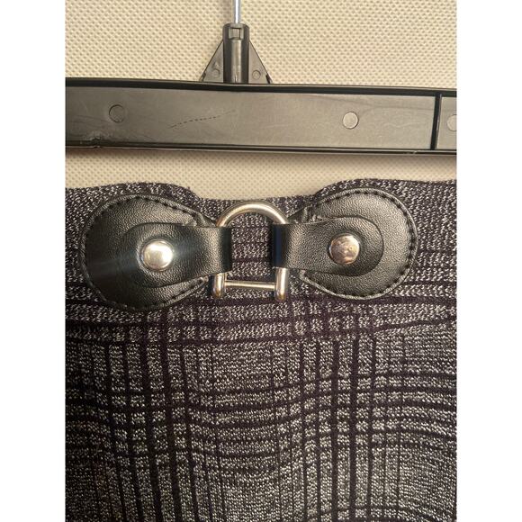 Classy knee length black plaid skirt.  Size 10 - Picture 3 of 4